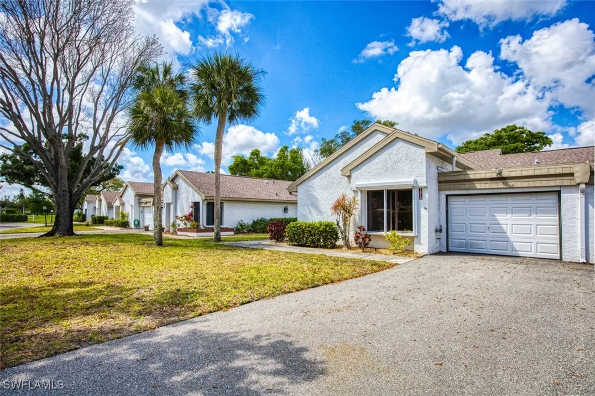Property Slideshow image 1 of 50 | 1815 pine glade cir, Fort Myers, FL, 33907