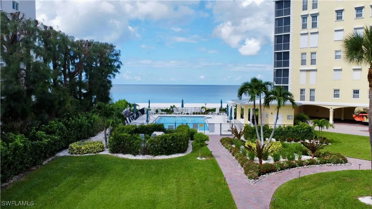 Property Slideshow image 1 of 41 | 3483 gulf shore blvd 106, Naples, FL, 34103