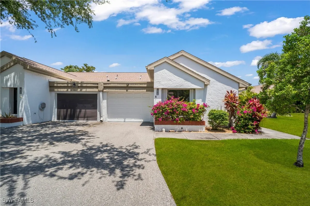 Property Slideshow image 1 of 47 | 1828 pine glade cir, Fort Myers, FL, 33907
