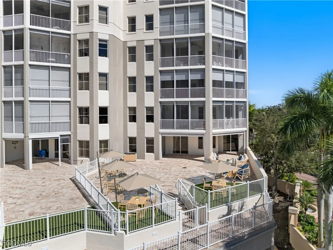 Property Slideshow image 1 of 50 | 14270 royal harbour ct 323, Fort Myers, FL, 33908