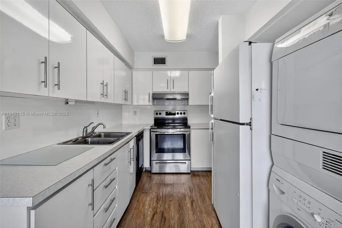 Property Slideshow image 1 of 38 | 13950 via flora d, Delray Beach, FL, 33484