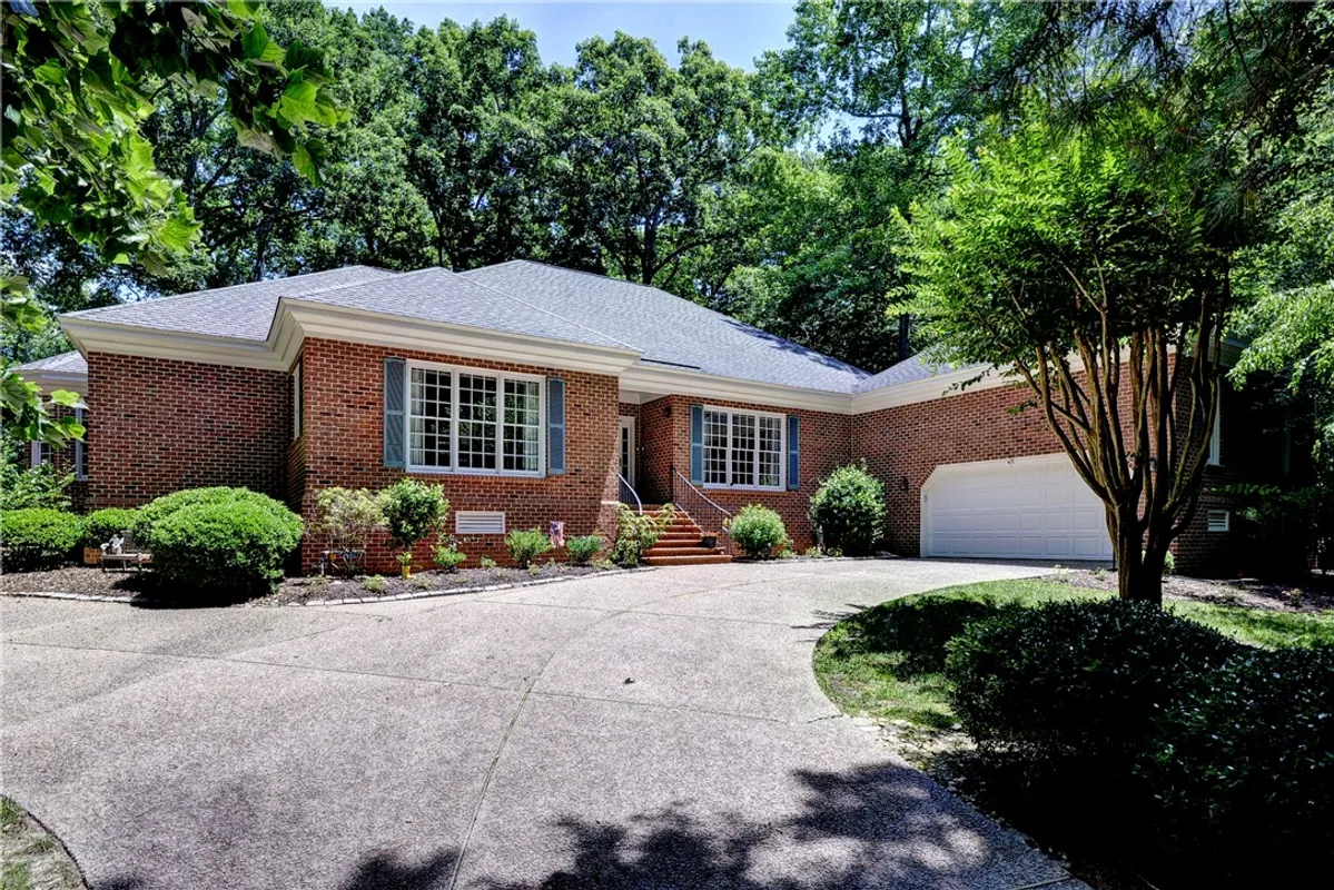 Property Slideshow image 1 of 35 | 136 meadowbrook, Williamsburg, VA, 23188