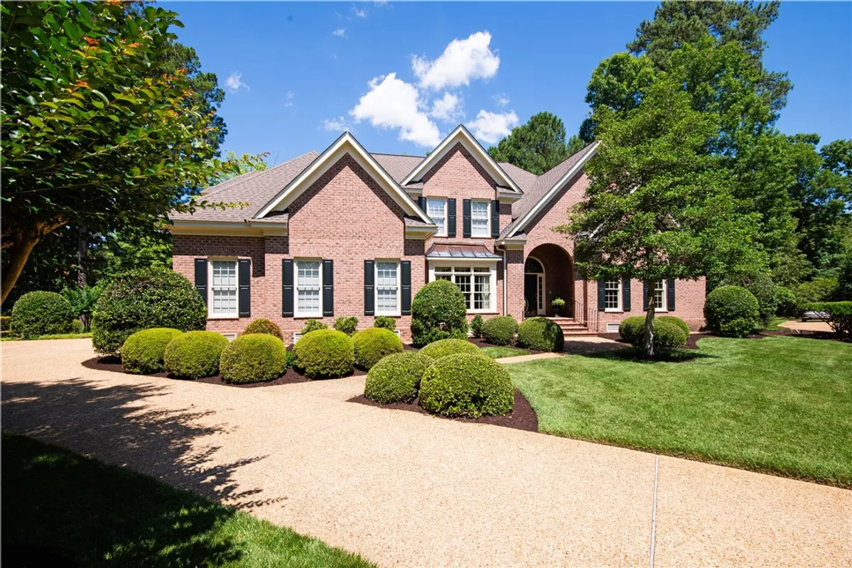 Property Slideshow image 1 of 47 | 2809 middle woodland close, Williamsburg, VA, 23185