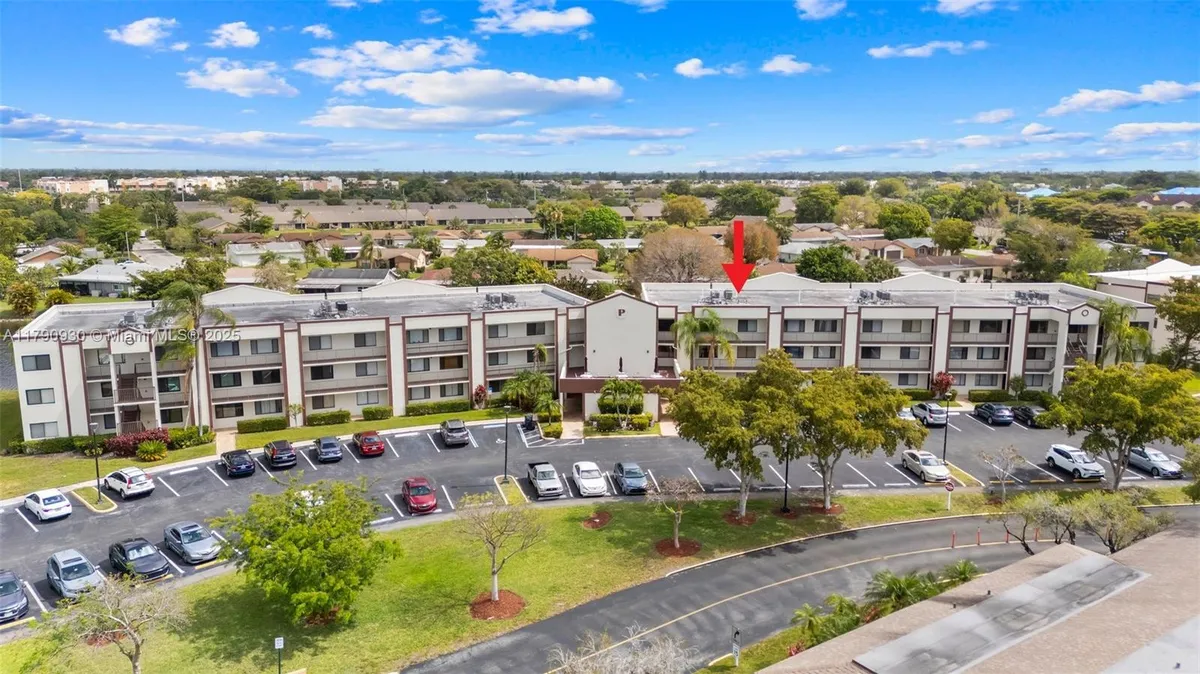 Property Slideshow image 1 of 50 | 9585 n belfort cir # 308, Tamarac, FL, 33321