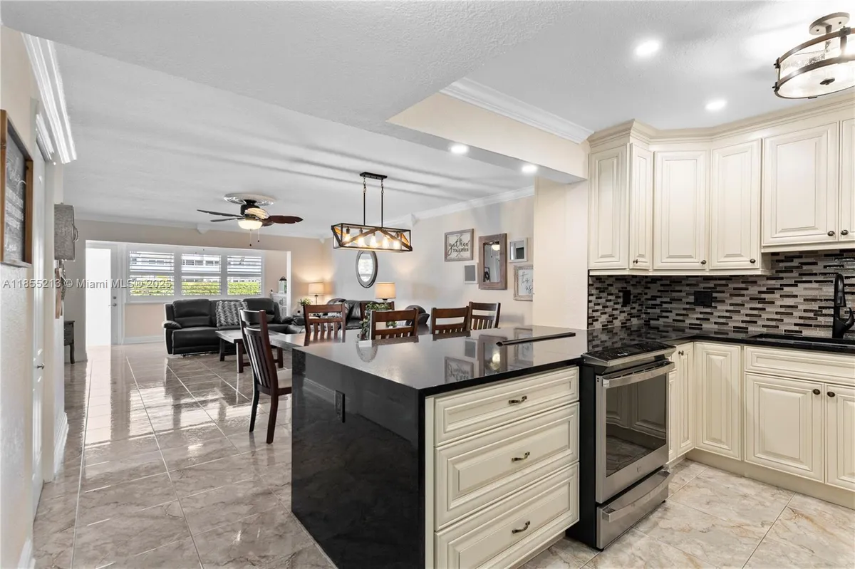 Property Slideshow image 1 of 25 | 329 se 3rd st 105t, Hallandale Beach, FL, 33009