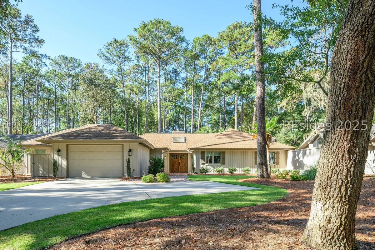 Property Slideshow image 1 of 47 | 20 edgewood dr, Hilton Head Island, SC, 29926