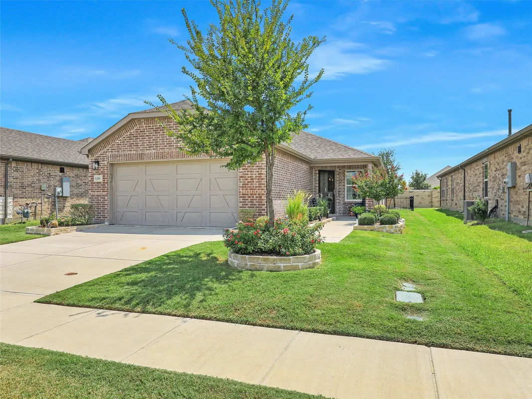 Property Slideshow image 1 of 30 | 1216 rough hollow dr, Mckinney, TX, 75071