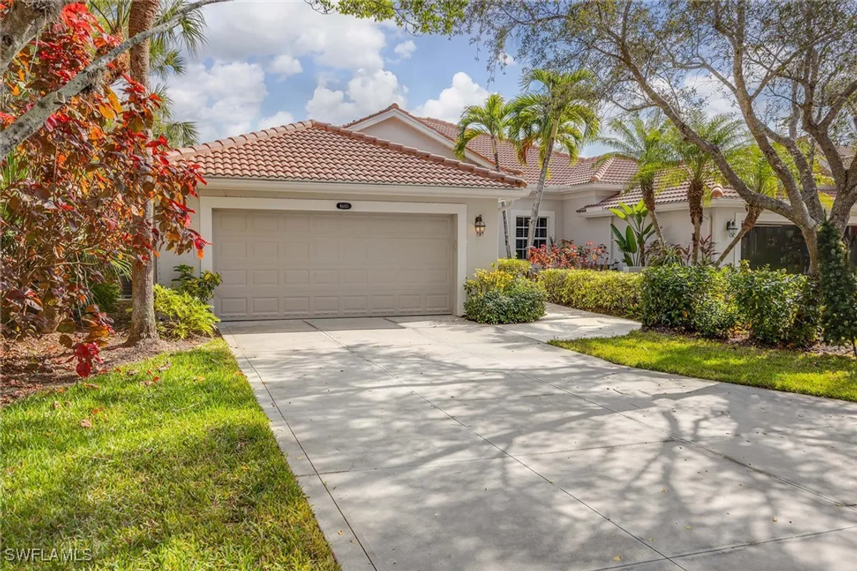 Property Slideshow image 1 of 50 | 8460 bent creek ct, Naples, FL, 34114