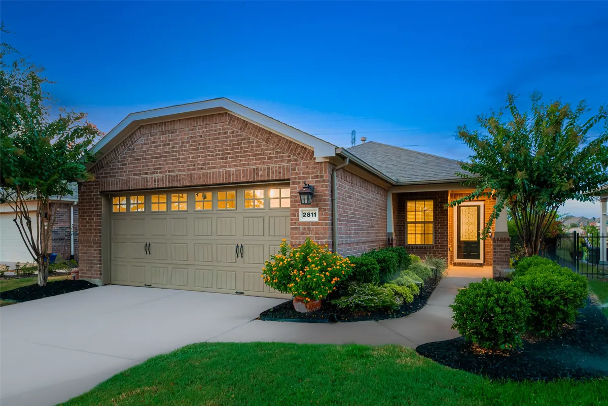 Property Slideshow image 1 of 50 | 2811 cone flower dr, Richmond, TX, 77469