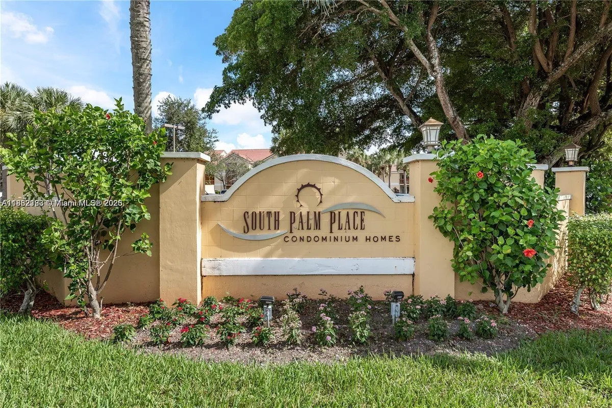 Property Slideshow image 1 of 17 | 7610 westwood dr 112, Tamarac, FL, 33321