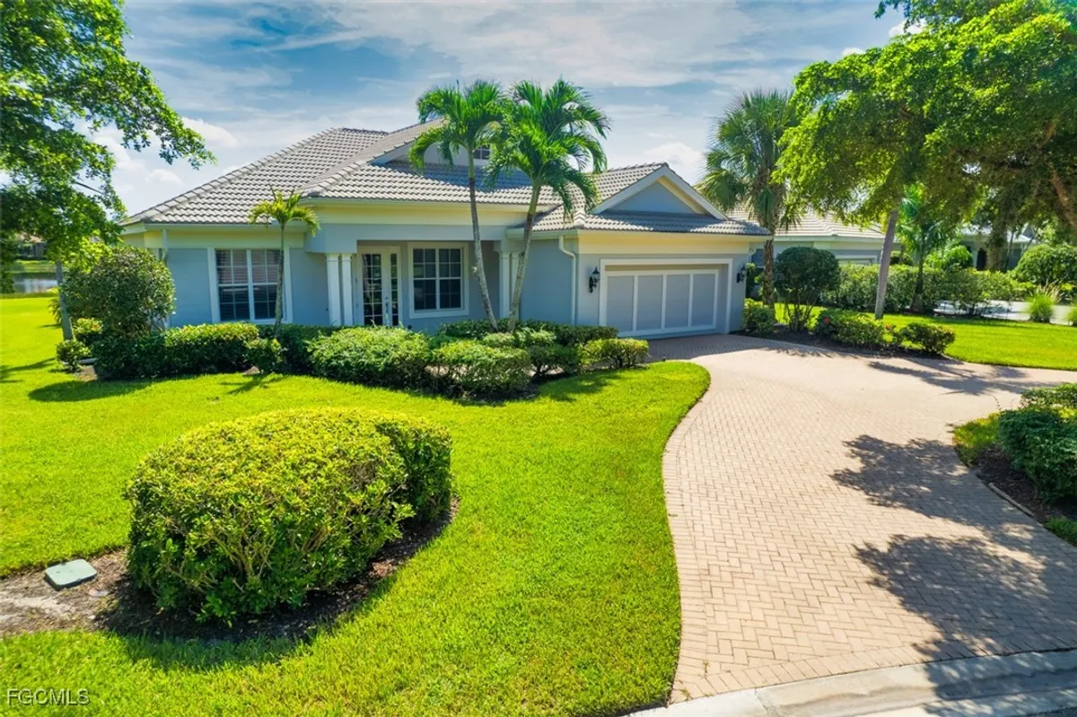 Property Slideshow image 1 of 50 | 3451 shady bnd, Fort Myers, FL, 33905