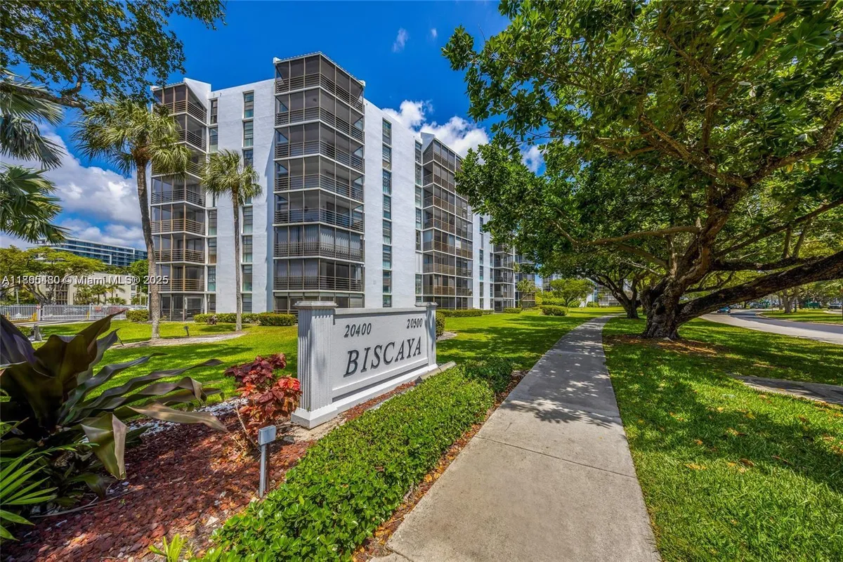 Property Slideshow image 1 of 22 | 20500 w country club dr apt 614, Aventura, FL, 33180