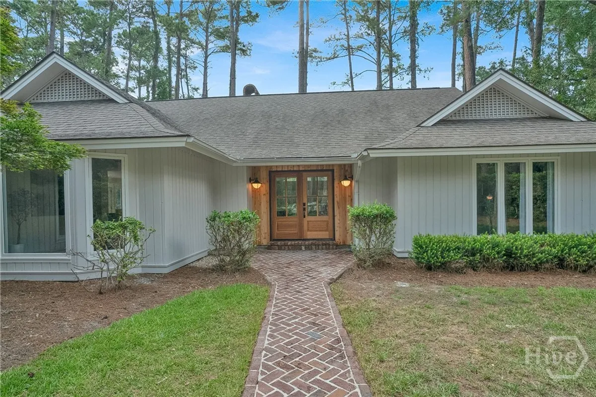 Property Slideshow image 1 of 26 | 138 mercer rd, Savannah, GA, 31411