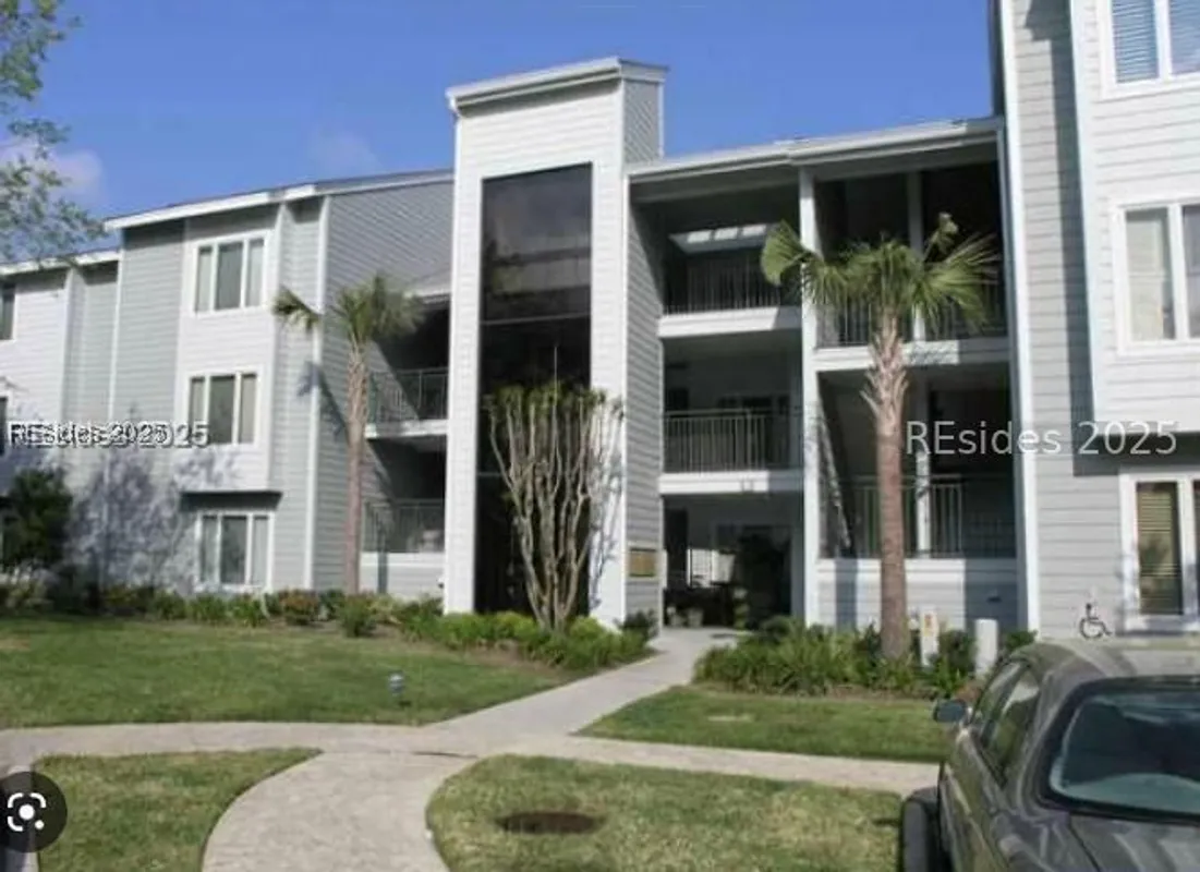 Property Slideshow image 1 of 31 | 71 skull creek dr apt d102, Hilton Head Island, SC, 29926
