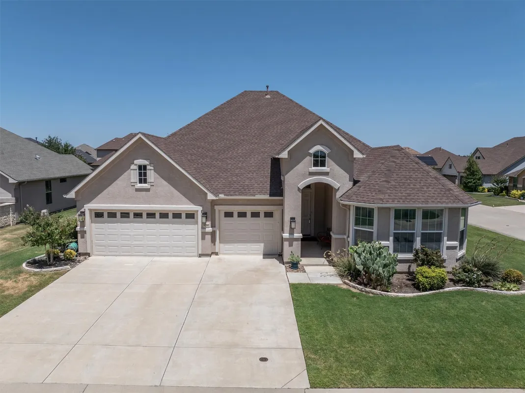 Property Slideshow image 1 of 40 | 9700 blackwood dr, Denton, TX, 76207