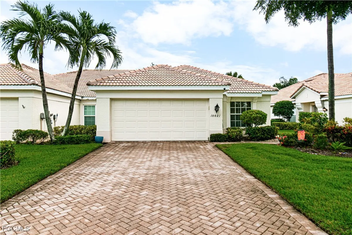 Property Slideshow image 1 of 50 | 10021 colonial country club blvd, Fort Myers, FL, 33913