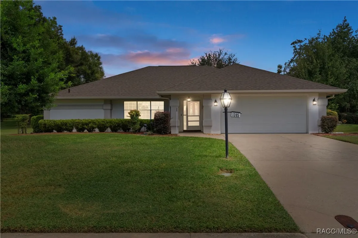 Property Slideshow image 1 of 49 | 1385 n hunterston pt, Crystal River, FL, 34429