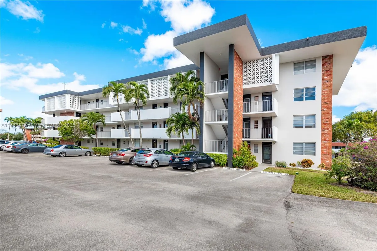 Property Slideshow image 1 of 26 | 2991 nw 46th ave 210, Lauderdale Lakes, FL, 33313