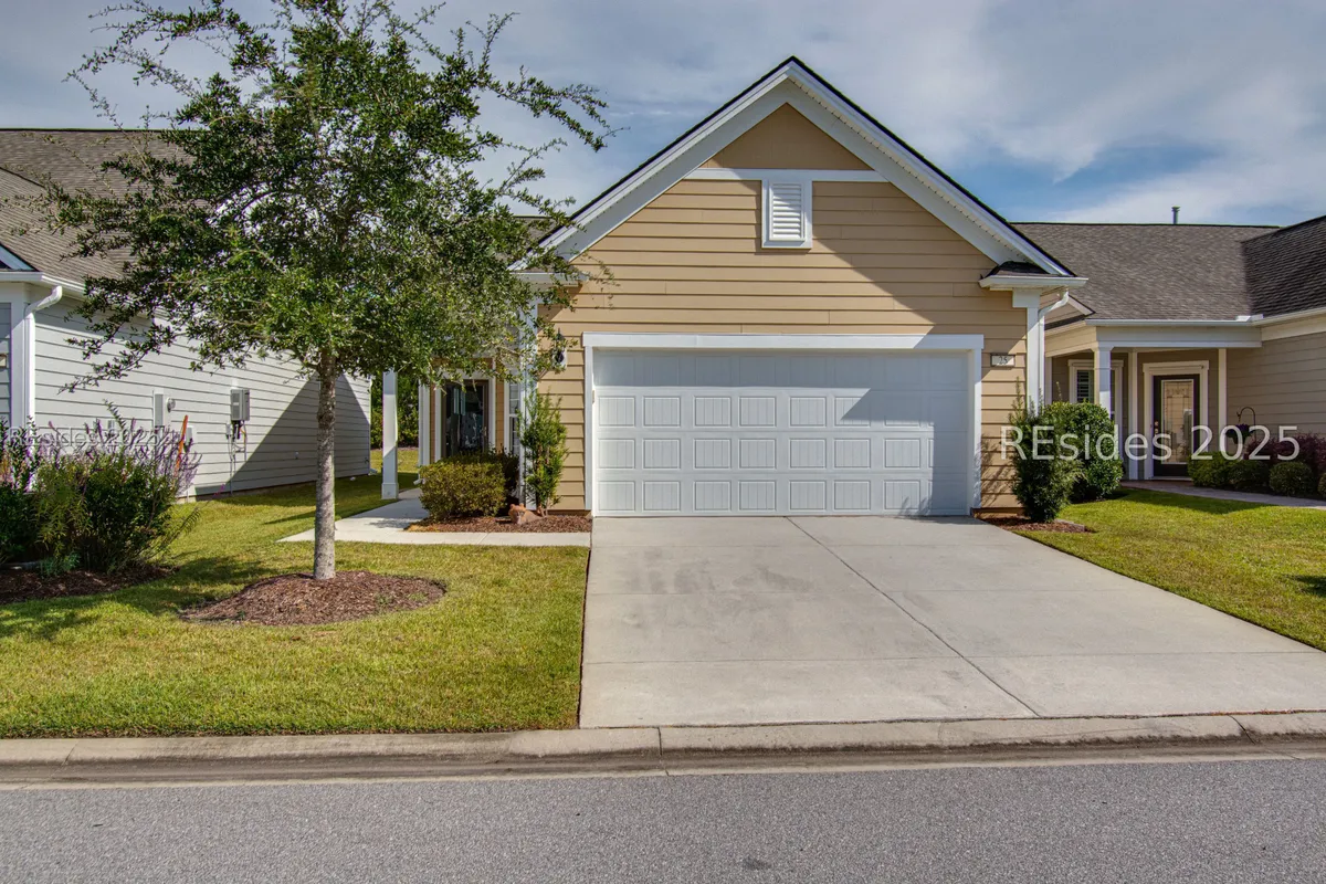 Property Slideshow image 1 of 23 | 25 wild strawberry ln, Bluffton, SC, 29909