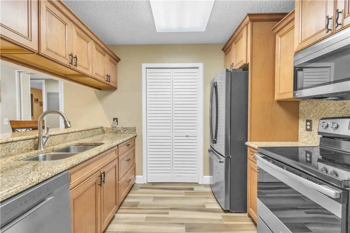 Property Slideshow image 1 of 36 | 18 plantation dr apt 106, Vero Beach, FL, 32966