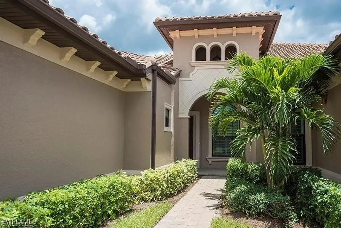 Property Slideshow image 1 of 18 | 6564 roma way, Naples, FL, 34113