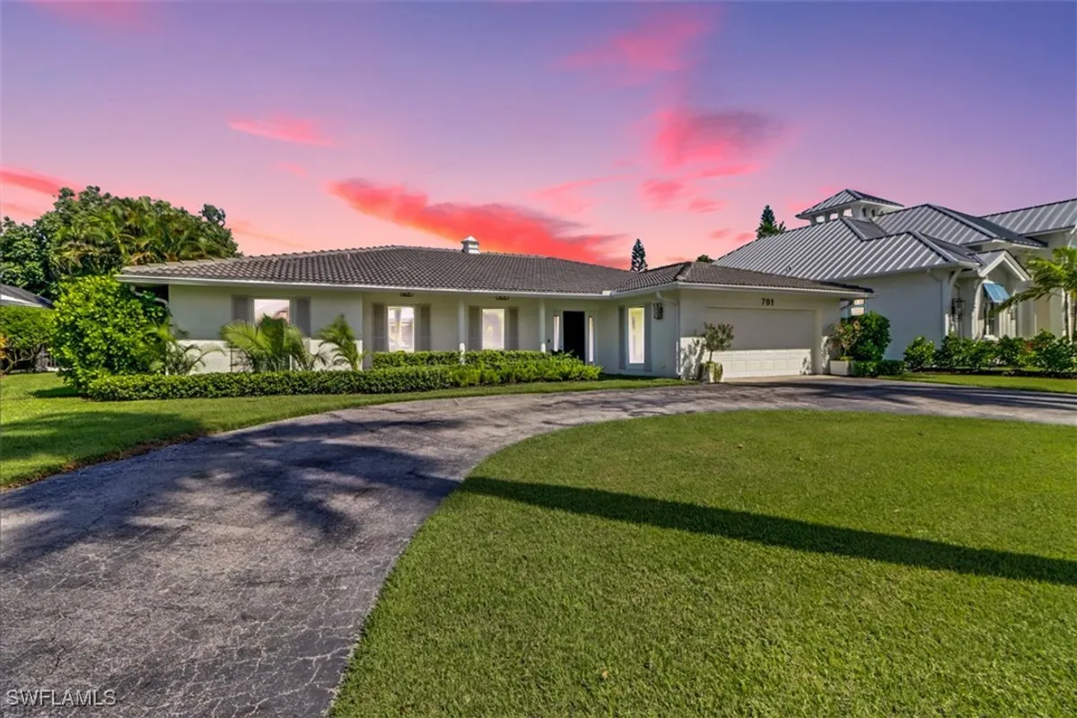 Property Slideshow image 1 of 48 | 701 harbour dr, Naples, FL, 34103