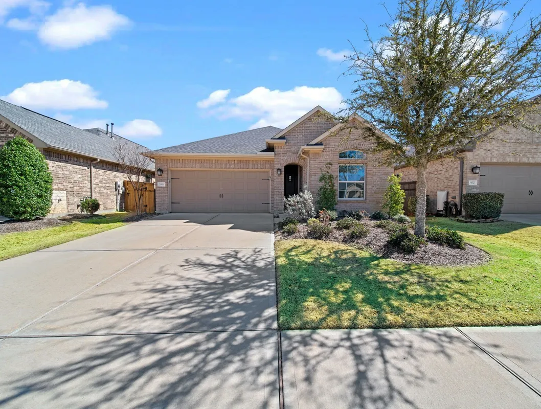 Property Slideshow image 1 of 23 | 29019 turning springs ln, Fulshear, TX, 77441