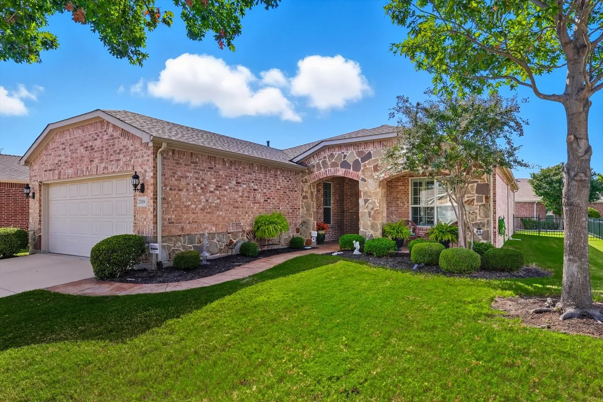 Property Slideshow image 1 of 40 | 7359 trull brook ln, Frisco, TX, 75036