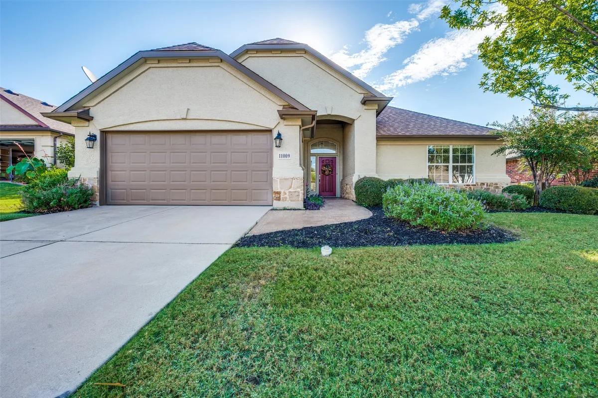 Property Slideshow image 1 of 26 | 11009 southerland dr, Denton, TX, 76207