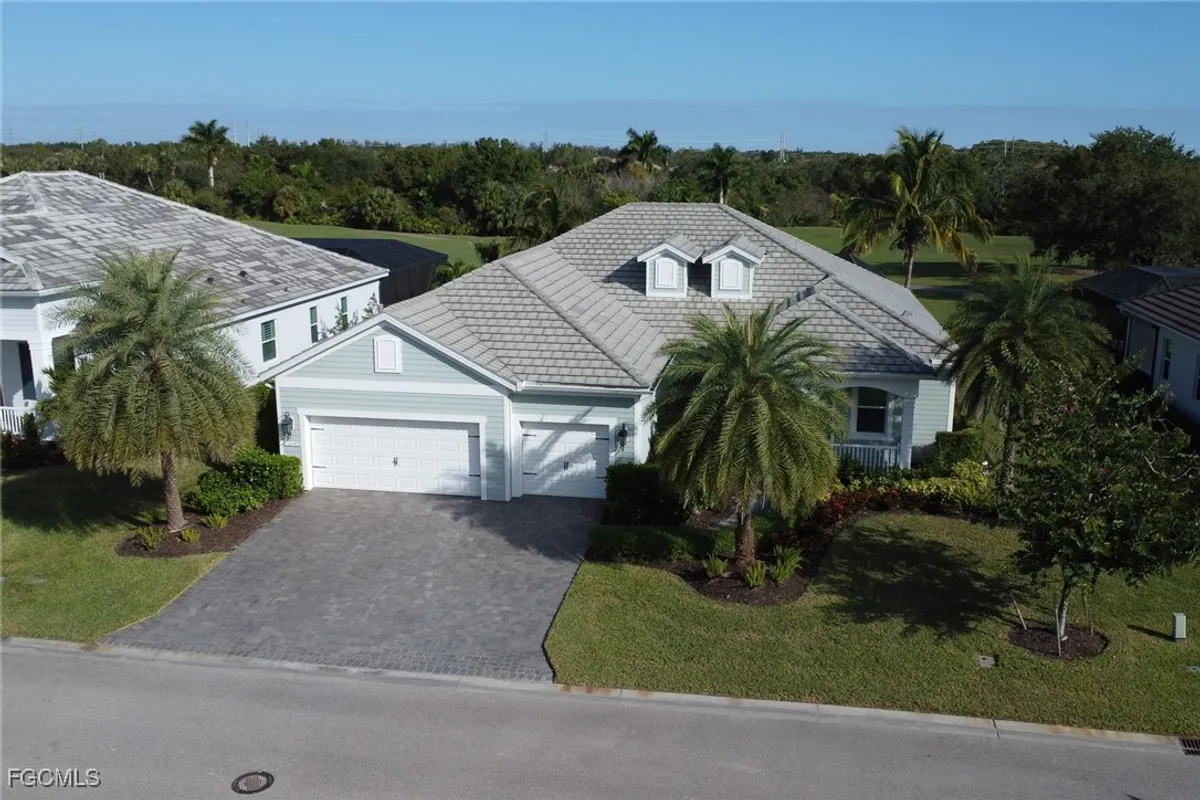 Property Slideshow image 1 of 45 | 11640 winding river dr, Fort Myers, FL, 33905