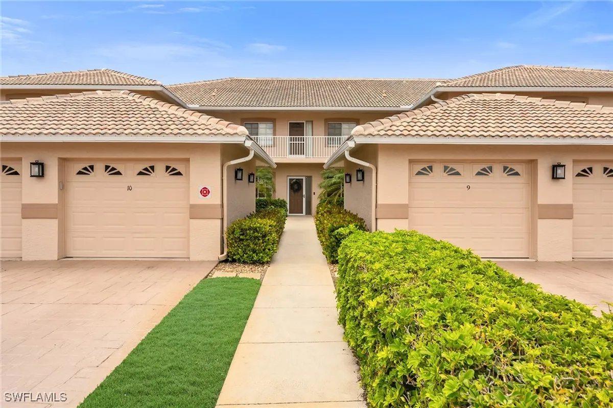 Property Slideshow image 1 of 50 | 9087 michael cir unit 9, Naples, FL, 34113