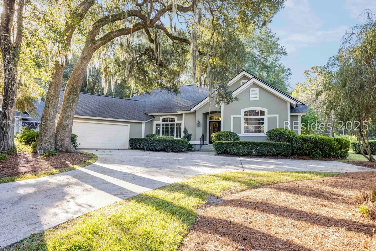 Property Slideshow image 1 of 27 | 567 colonial dr, Hilton Head Island, SC, 29926