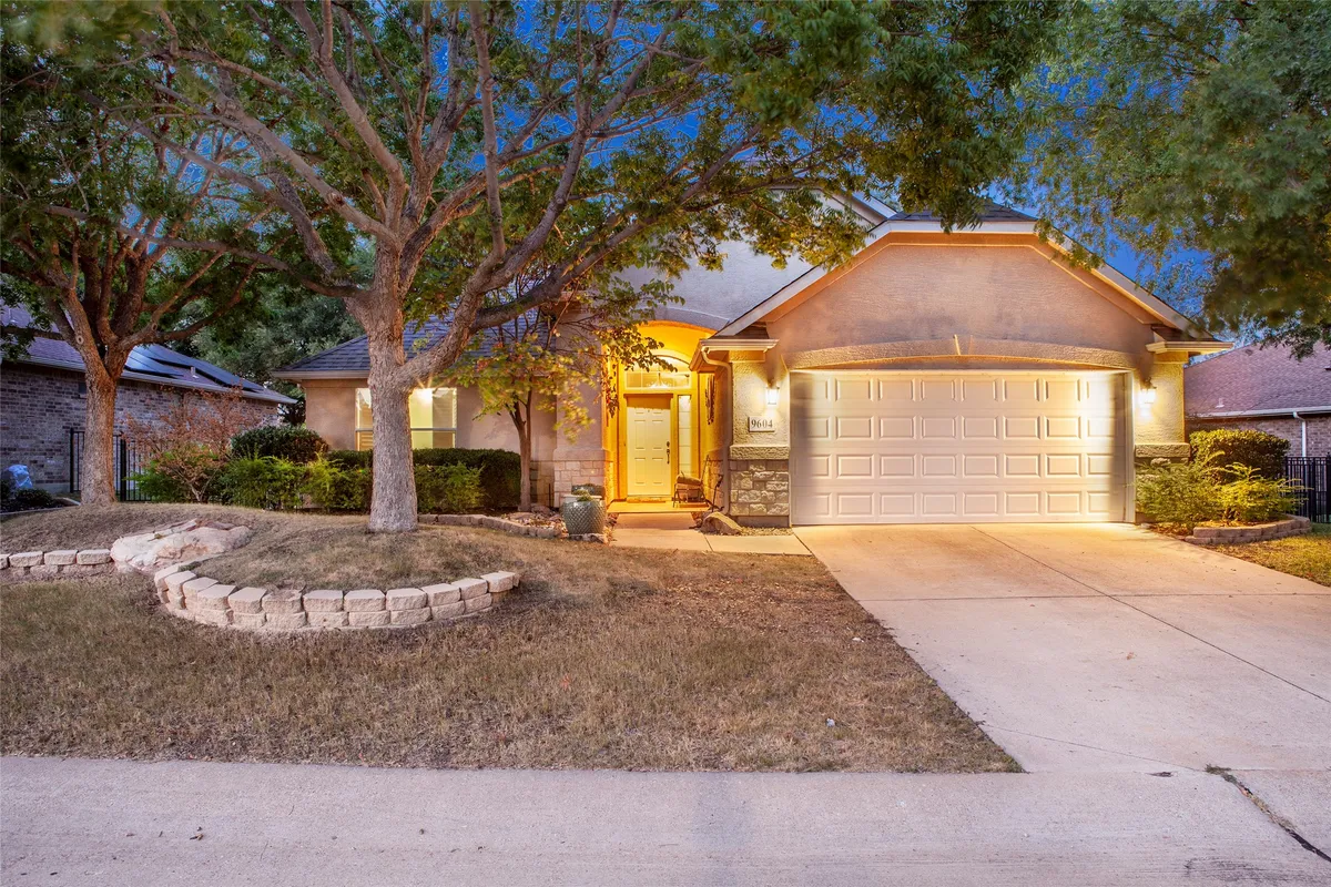 Property Slideshow image 1 of 40 | 9604 pinewood dr, Denton, TX, 76207