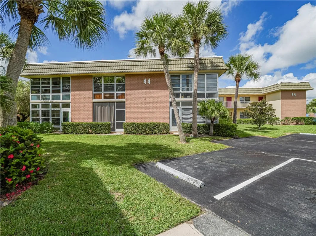 Property Slideshow image 1 of 26 | 44 vista gardens trl 101, Vero Beach, FL, 32962