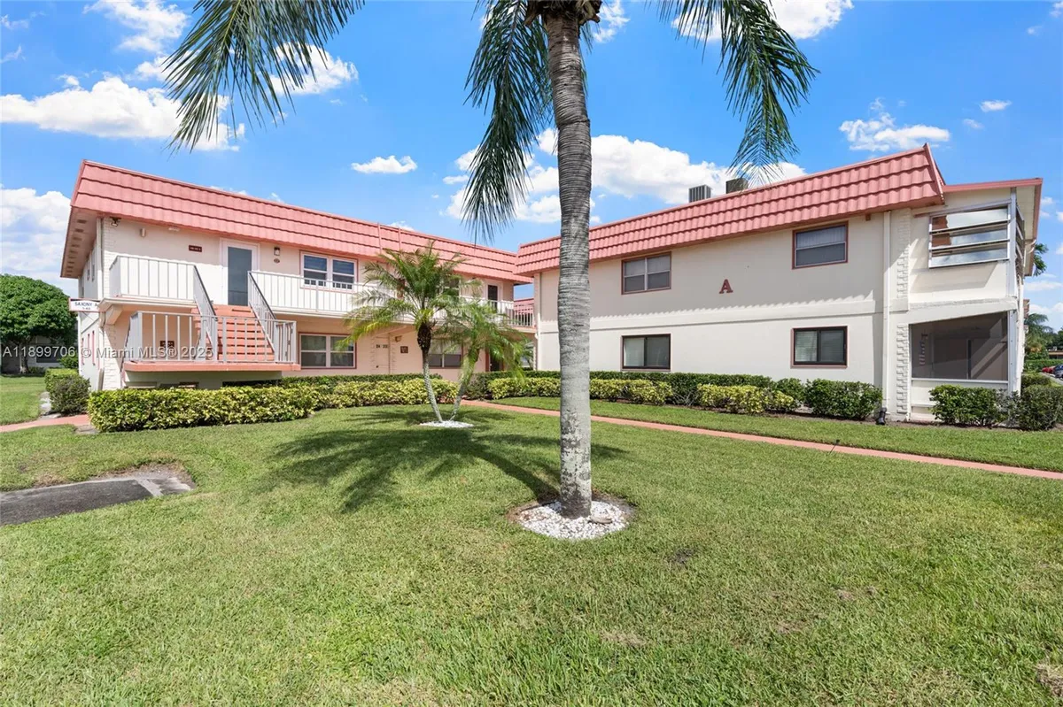 Property Slideshow image 1 of 28 | 39 saxony a # 39, Delray Beach, FL, 33446