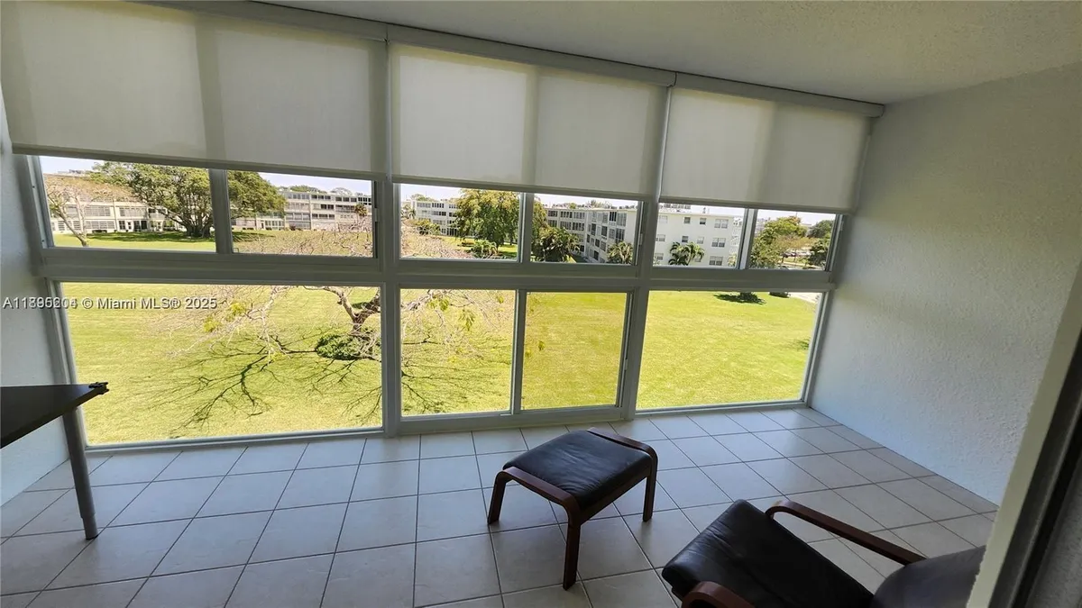 Property Slideshow image 1 of 34 | 4065 lyndhurst n # 4065, Deerfield Beach, FL, 33442
