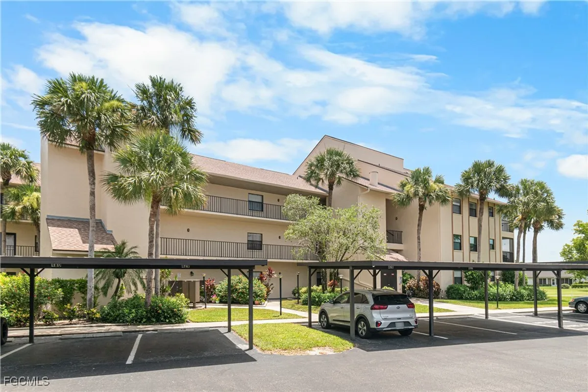 Property Slideshow image 1 of 42 | 13288 white marsh ln 3433, Fort Myers, FL, 33912