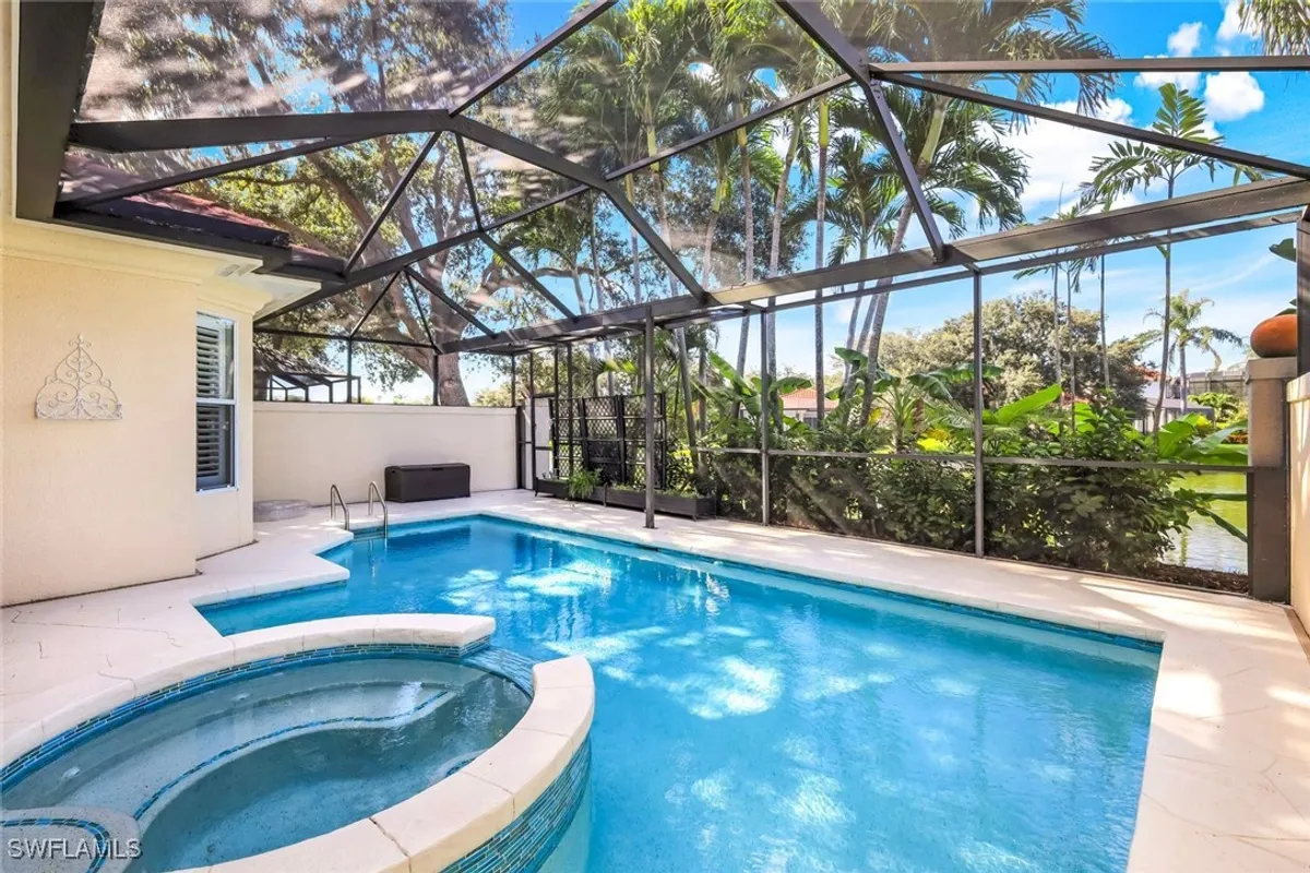 Property Slideshow image 1 of 29 | 915 fountain run, Naples, FL, 34119