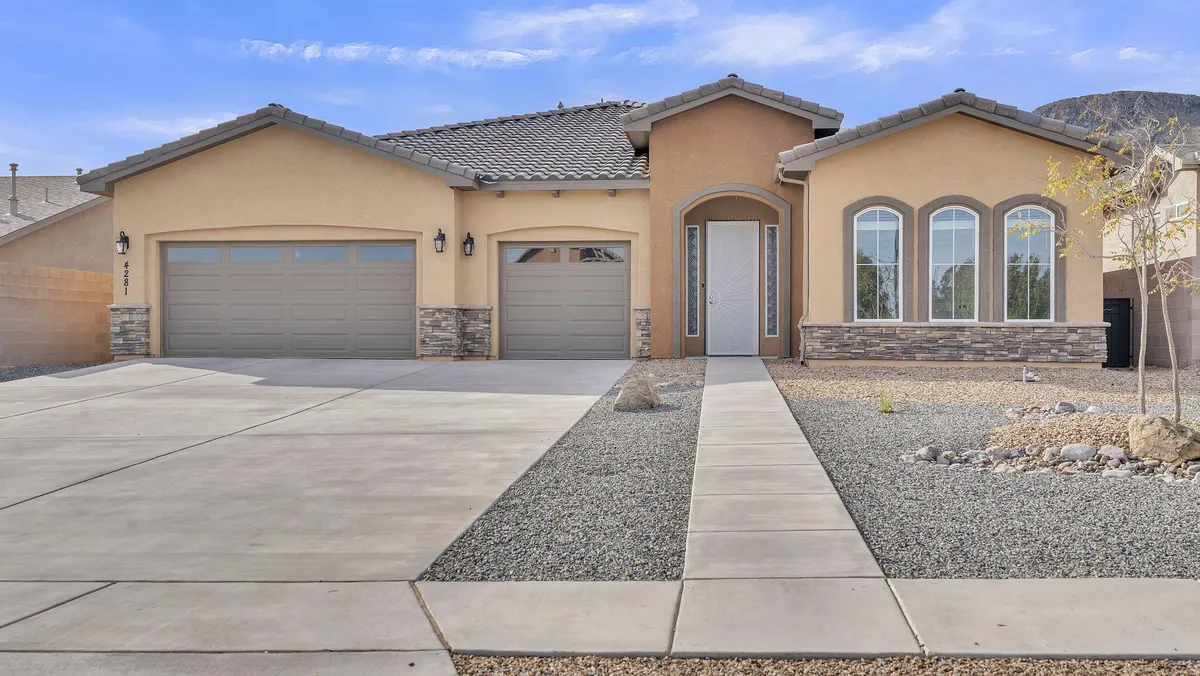 Property Slideshow image 1 of 65 | 4281 red river rd, Los Lunas, NM, 87031