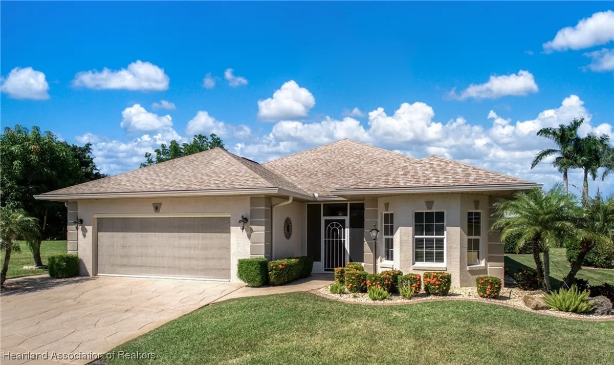 Property Slideshow image 1 of 36 | 9 somerset ln, Lake Placid, FL, 33852