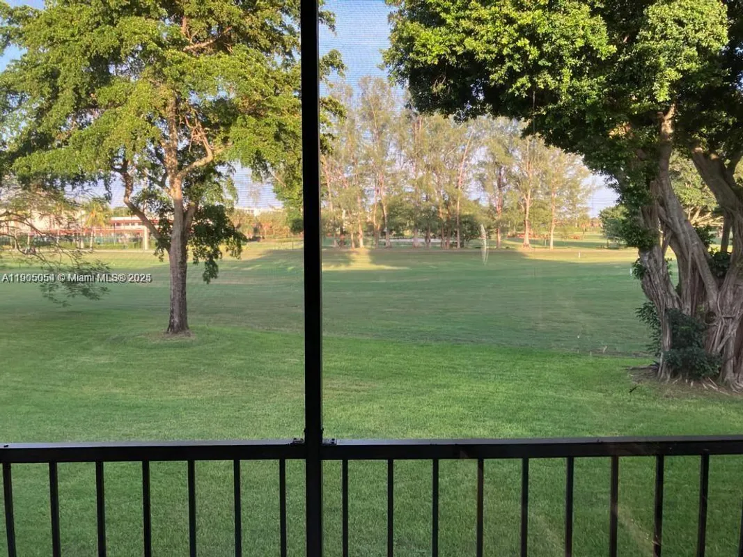 Property Slideshow image 1 of 22 | 9520 s hollybrook lake dr apt 205, Pembroke Pines, FL, 33025