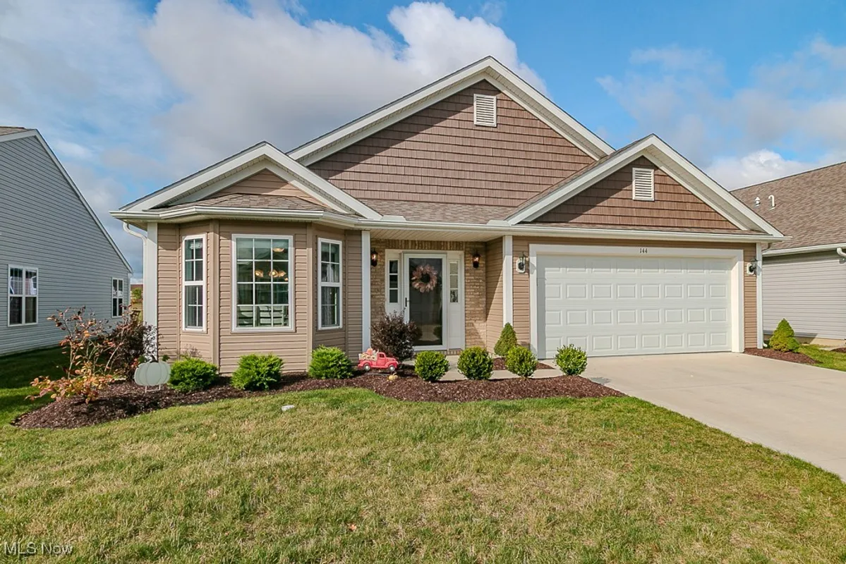 Property Slideshow image 1 of 39 | 144 prestwyck ln, Elyria, OH, 44035