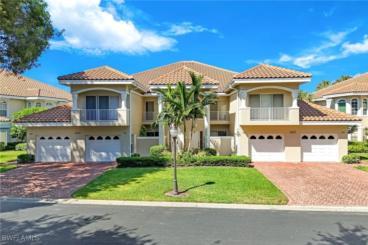 Property Slideshow image 1 of 37 | 8453 abbington cir 811, Naples, FL, 34108