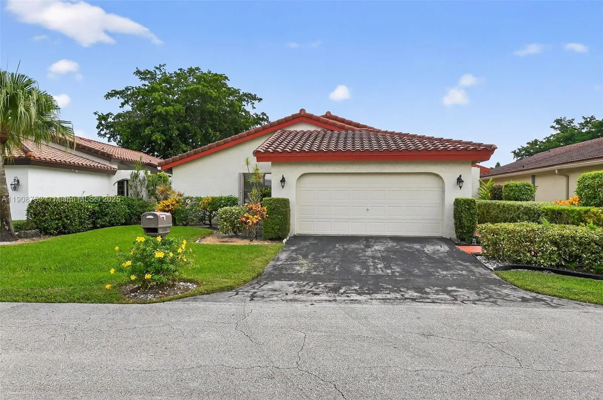 Property Slideshow image 1 of 30 | 5665 lakeview mews dr, Boynton Beach, FL, 33437
