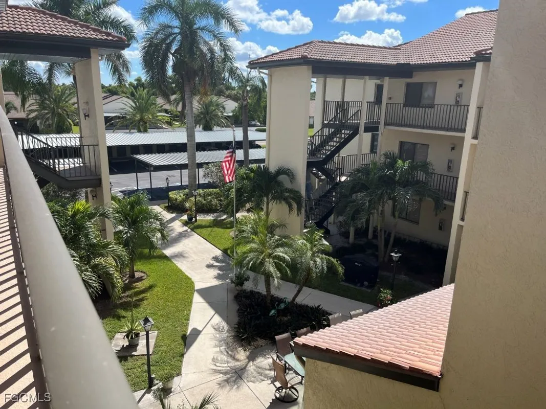 Property Slideshow image 1 of 34 | 11500 caravel cir 4028, Fort Myers, FL, 33908