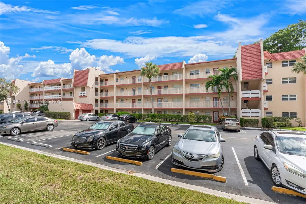 Property Slideshow image 1 of 27 | 1040 country club dr apt 408, Margate, FL, 33063