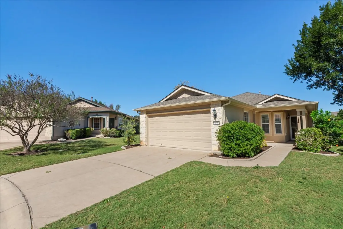 Property Slideshow image 1 of 40 | 325 barrington farm ct, Georgetown, TX, 78633