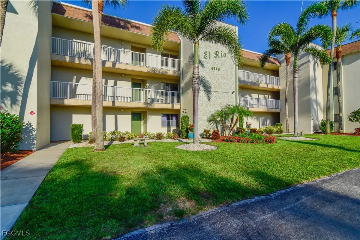 Property Slideshow image 1 of 34 | 4840 golf club ct 10, North Fort Myers, FL, 33903
