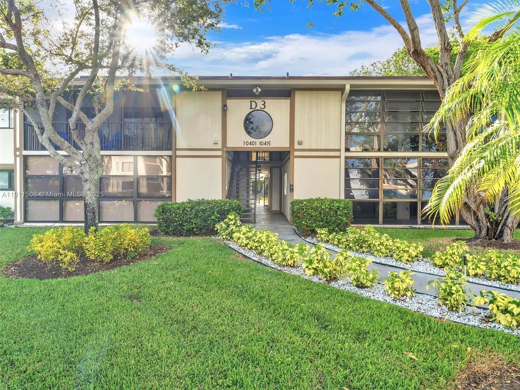 Property Slideshow image 1 of 28 | 10415 e clairmont cir # 212, Tamarac, FL, 33321