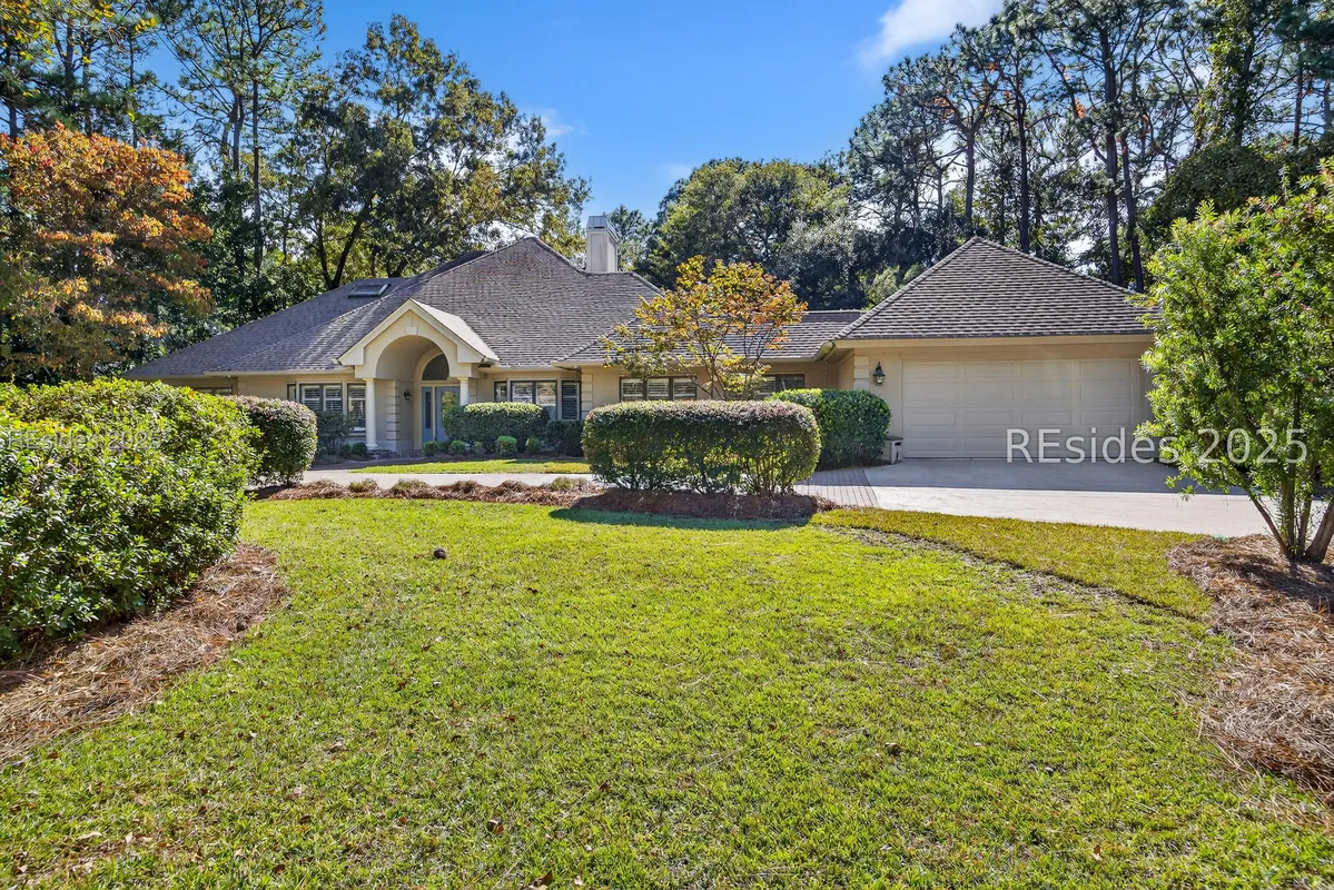 Property Slideshow image 1 of 76 | 14 pheasant run, Hilton Head Island, SC, 29926